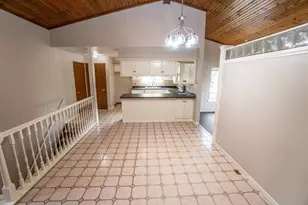 W179N9765 Riversbend Circle, Germantown, WI 53022 - Photo 7