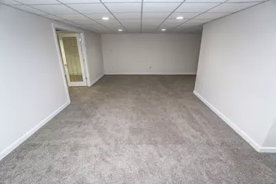 W179N9765  Riversbend Cir, Germantown, WI 53022 - Photo 13