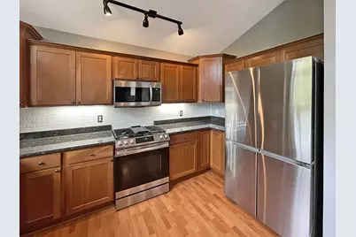 214 S Hills Ct #214, Plymouth, WI 53073 - Photo 9