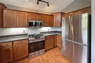 214 S Hills Ct, Plymouth, WI 53073 - Photo 9