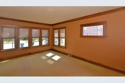 712  Cleveland Ave, Racine, WI 53405 - Photo 5