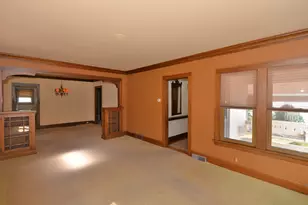 712 Cleveland Ave, Racine, WI 53405 - Photo 3