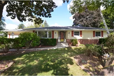 1252 W Laurel St, Whitewater, WI 53190 - Photo 3