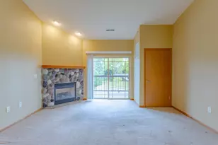 230 Hilldale Dr, Hartford, WI 53027 - Photo 9