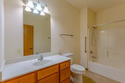 230  Hilldale Dr #1307, Hartford, WI 53027 - Photo 23