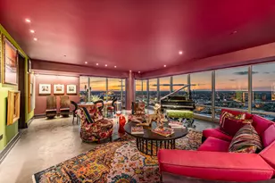 923 E Kilbourn Ave, Milwaukee, WI 53202 - Photo 13