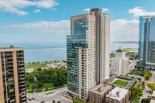 923 E Kilbourn Ave, Milwaukee, WI 53202 - Photo 81