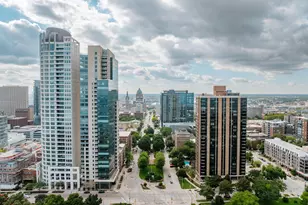 923 E Kilbourn Ave, Milwaukee, WI 53202 - Photo 75