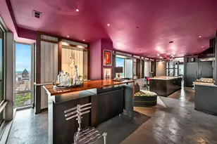 923 E Kilbourn Ave, Milwaukee, WI 53202 - Photo 19