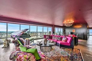 923 E Kilbourn Ave, Milwaukee, WI 53202 - Photo 11