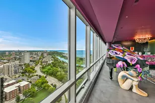 923 E Kilbourn Ave, Milwaukee, WI 53202 - Photo 15