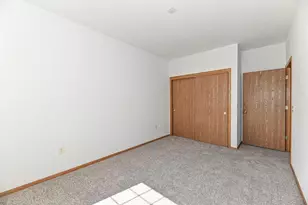 6240 S Creekside Dr, Cudahy, WI 53110 - Photo 15