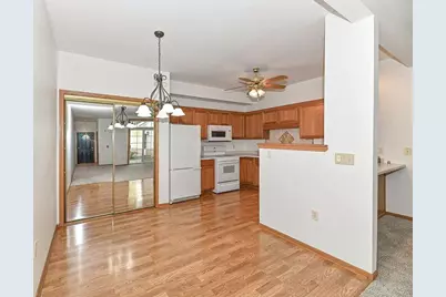 6240 S Creekside Dr #2, Cudahy, WI 53110 - Photo 5