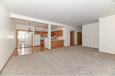 6240 S Creekside Dr #2, Cudahy, WI 53110 - Photo 7