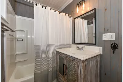 402 W Walworth St, Elkhorn, WI 53121 - Photo 17