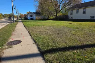 2717 45th St, Kenosha, WI 53140 - Photo 3