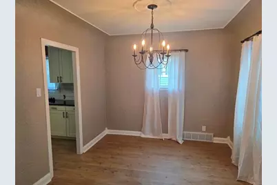 2126 S 16th St, Sheboygan, WI 53081 - Photo 9