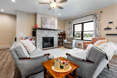 618  Silver Dr, Holmen, WI 54636 - Photo 13