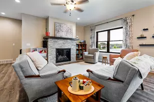 618 Silver Dr, Holmen, WI 54636 - Photo 13