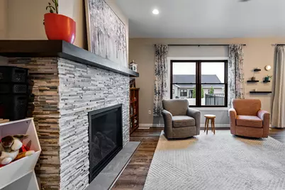 618  Silver Dr, Holmen, WI 54636 - Photo 15