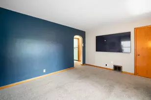 8123 W Townsend St, Milwaukee, WI 53222 - Photo 5