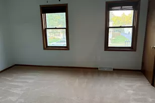 2013 Woodburn Rd, Waukesha, WI 53188 - Photo 7