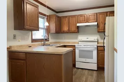 2013  Woodburn Rd #A, Waukesha, WI 53188 - Photo 5