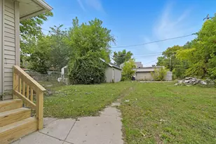 3222 W Fairmount Ave, Milwaukee, WI 53209 - Photo 5