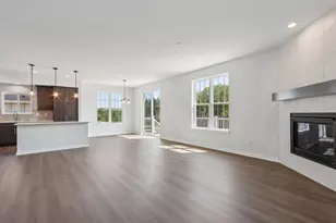 N174W20590 Laurel Springs Cir, Jackson, WI 53037 - Photo 7