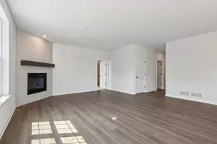 N174W20590 Laurel Springs Cir, Jackson, WI 53037 - Photo 5