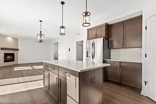 N174W20671 Laurel Springs Cir, Jackson, WI 53037 - Photo 3