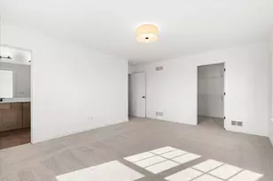 N174W20671 Laurel Springs Cir, Jackson, WI 53037 - Photo 15