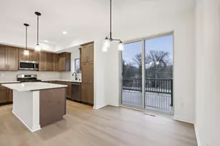 N174W20582 Laurel Springs Cir, Jackson, WI 53037 - Photo 5