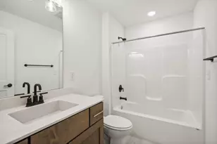 N174W20582 Laurel Springs Cir, Jackson, WI 53037 - Photo 21