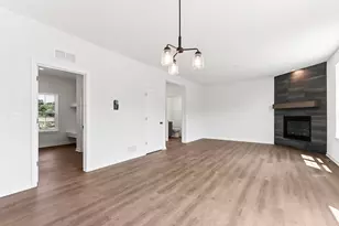 N174W20616 Laurel Springs Cir, Jackson, WI 53037 - Photo 5