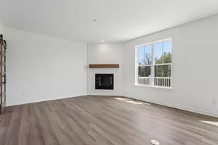 N174W20608 Laurel Springs Cir, Jackson, WI 53037 - Photo 7