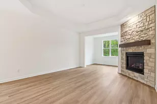 W204N17665 Laurel Pl, Jackson, WI 53037 - Photo 7