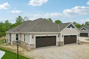 W204N17665 Laurel Pl, Jackson, WI 53037 - Photo 1