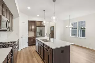 W204N17665 Laurel Pl, Jackson, WI 53037 - Photo 3