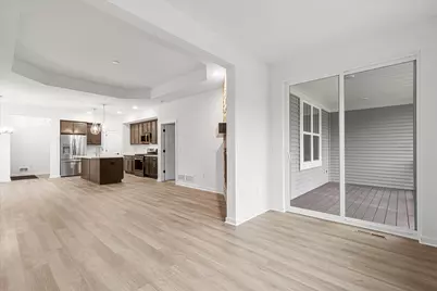 W204N17695  Laurel Pl #702, Jackson, WI 53037 - Photo 9