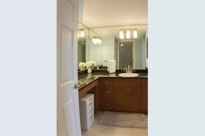 270 E Highland Ave #1244, Milwaukee, WI 53202 - Photo 7