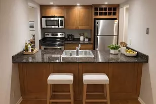 270 E Highland Ave, Milwaukee, WI 53202 - Photo 3