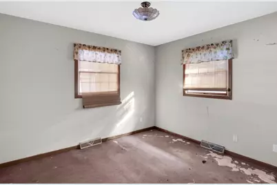 1405 N English Settlement Ave, Racine, WI 53105 - Photo 15