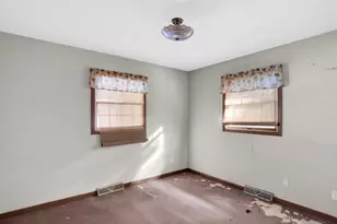 1405 N English Settlement Ave, Racine, WI 53105 - Photo 15