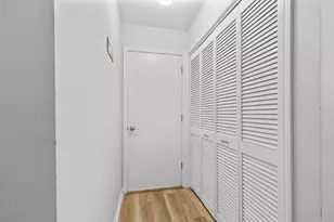 5339 S Cambridge Ln, Greenfield, WI 53221 - Photo 15