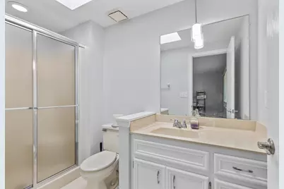 5339 S Cambridge Ln, Greenfield, WI 53221 - Photo 13