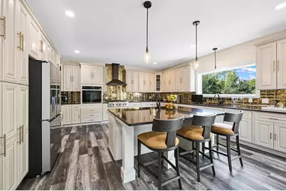 8825 N Spruce Rd, River Hills, WI 53217 - Photo 9