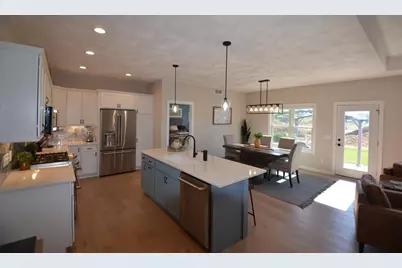 3546  Joshua Dr, Janesville, WI 53563 - Photo 13