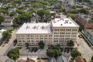 904 E Pearson St, Milwaukee, WI 53202 - Photo 29