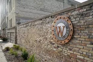 904 E Pearson St, Milwaukee, WI 53202 - Photo 33